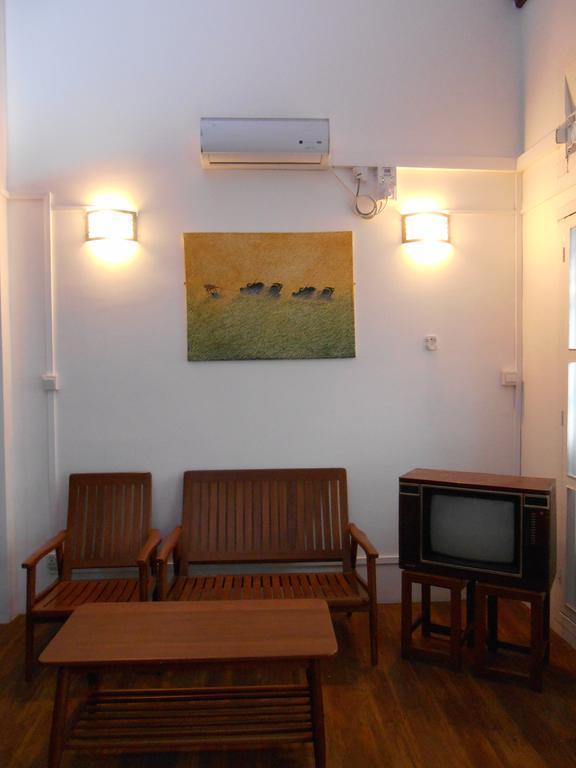 Four Rivers Youth Hostel Yangon Extérieur photo
