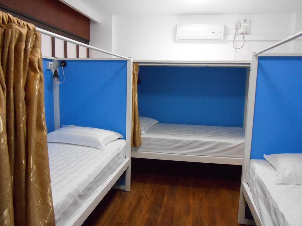 Four Rivers Youth Hostel Yangon Chambre photo