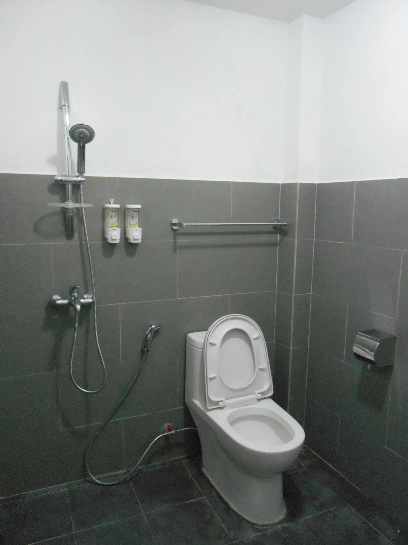 Four Rivers Youth Hostel Yangon Extérieur photo