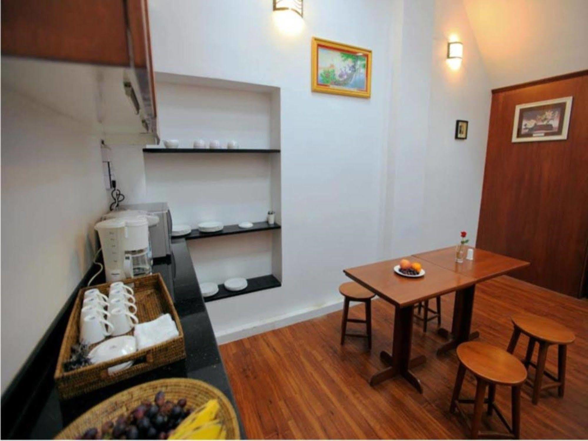 Four Rivers Youth Hostel Yangon Extérieur photo