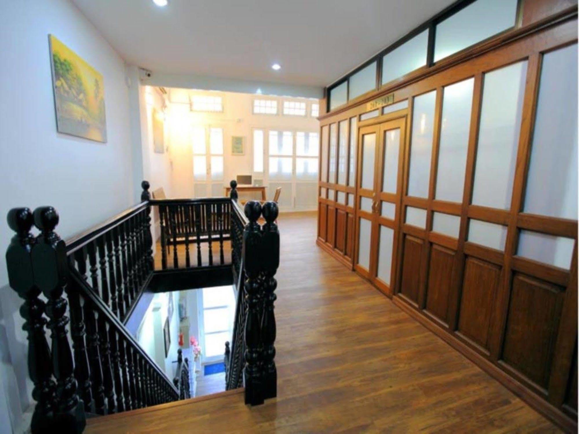 Four Rivers Youth Hostel Yangon Extérieur photo