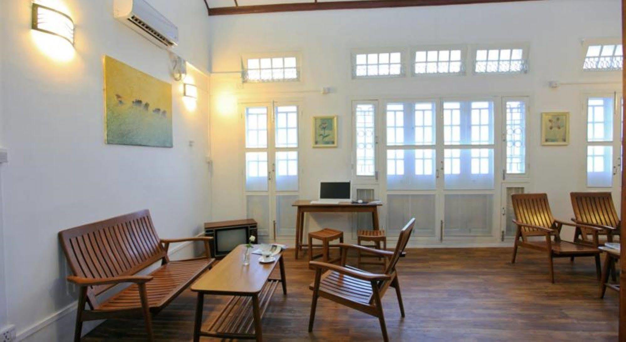 Four Rivers Youth Hostel Yangon Extérieur photo